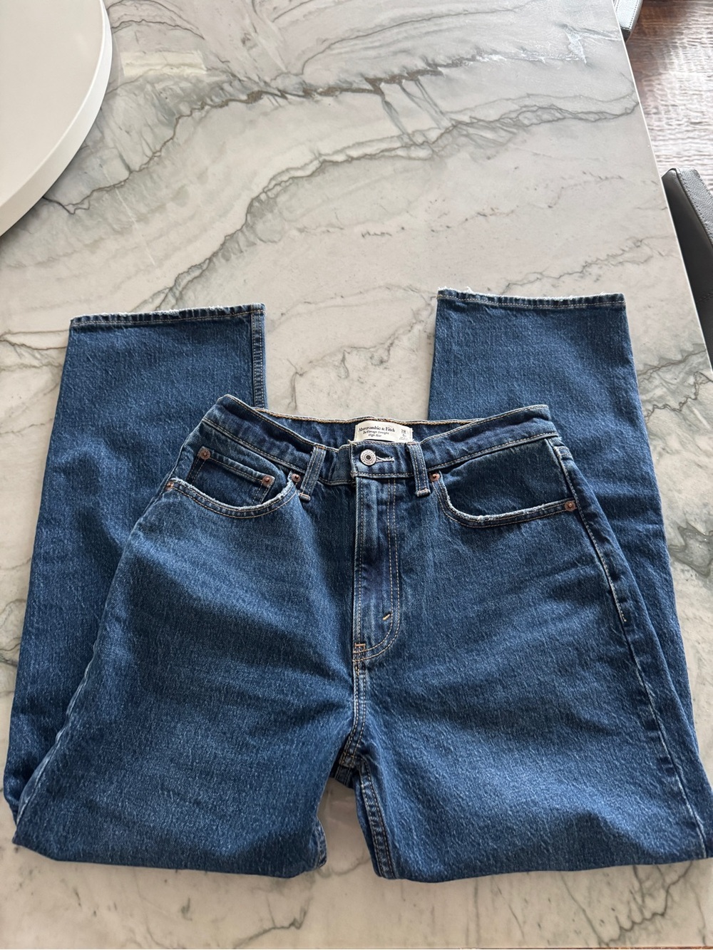 Abercrombie & Fitch Vintage Straight High Rise Jeans Medium Wash Size 28 Short